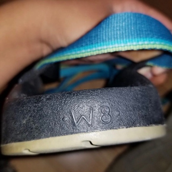 Size 8 chacos - Picture 3 of 4